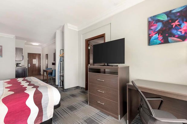 Images Best Western Medical Center North Inn & Suites Near Six Flags