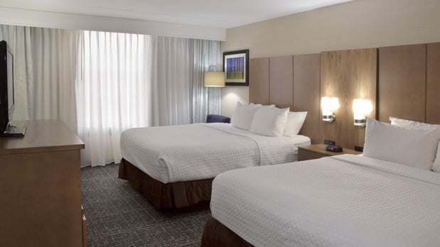 Images Crowne Plaza Cleveland Airport by IHG