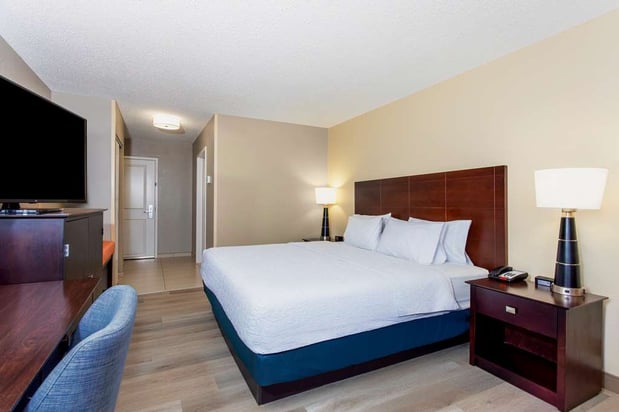 Images Hampton Inn Orlando-International Airport