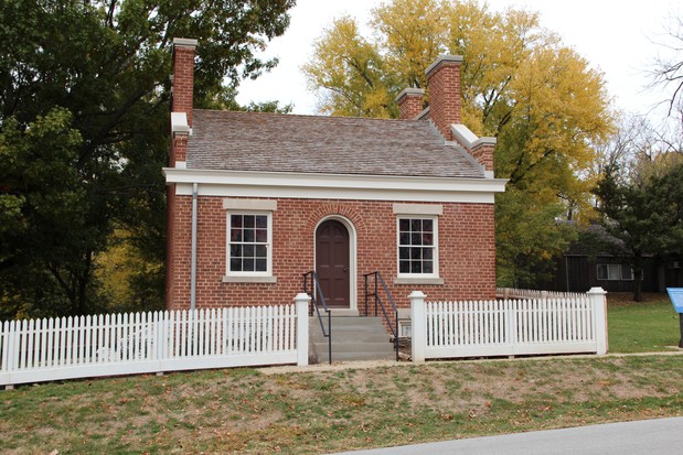 Images William and Caroline Weeks Home