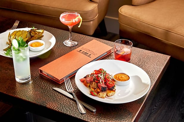 Images Cattlemen's Lounge