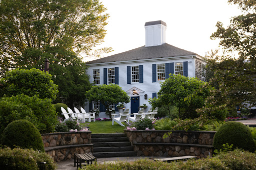 Wequassett Resort and Golf Club Logo