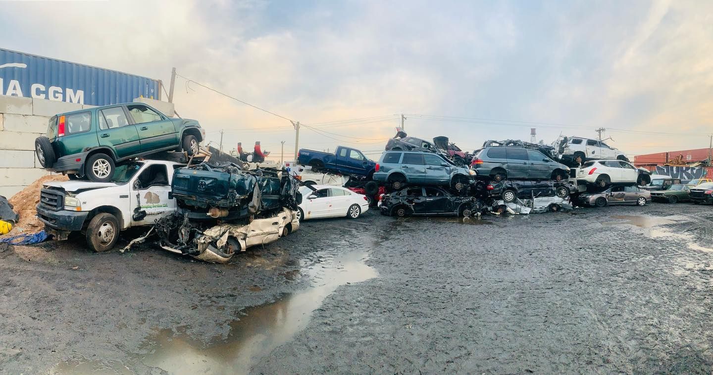 Junk Cars World