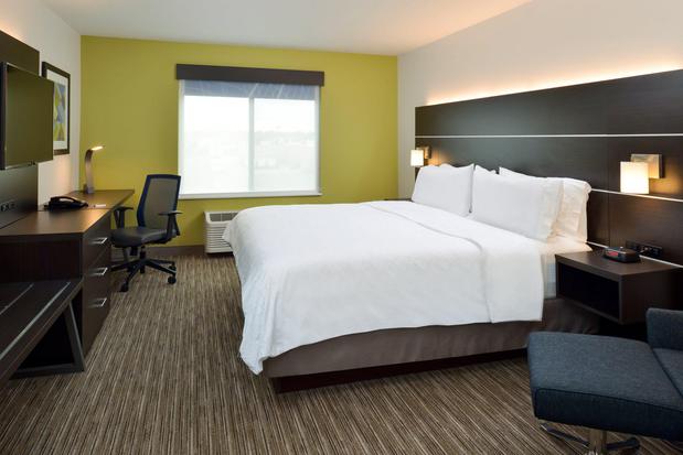 Images Holiday Inn Express & Suites Pueblo North, an IHG Hotel