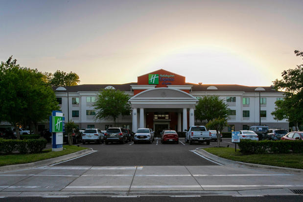 Images Holiday Inn Express & Suites Jacksonville - Mayport / Beach, an IHG Hotel