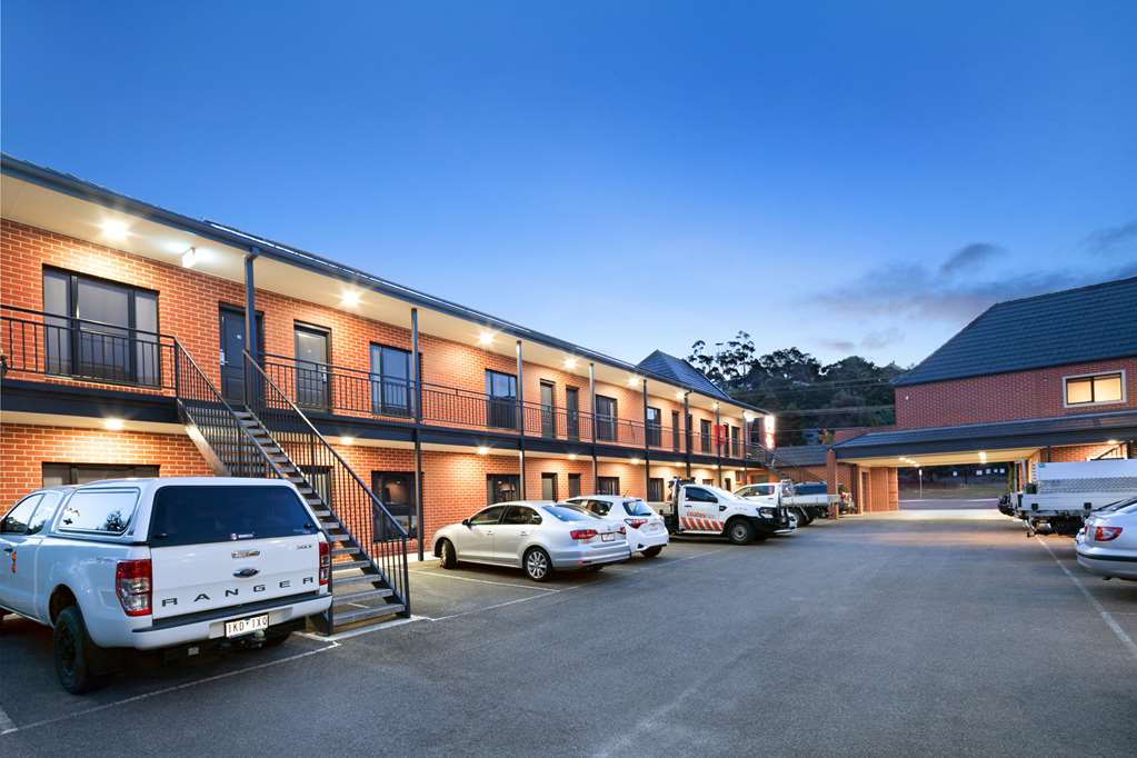 Carpark and Exterior Best Western Plus Ballarat Suites Ballarat (03) 5329 0200