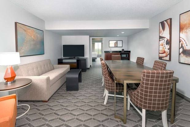 Images Embassy Suites by Hilton Dallas Park Central Area