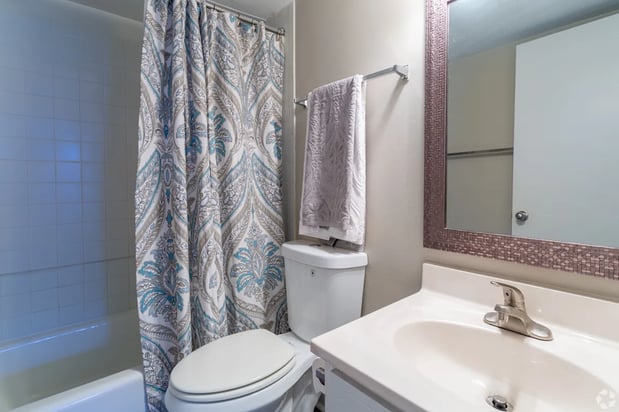 Images Bradley Square Apartments