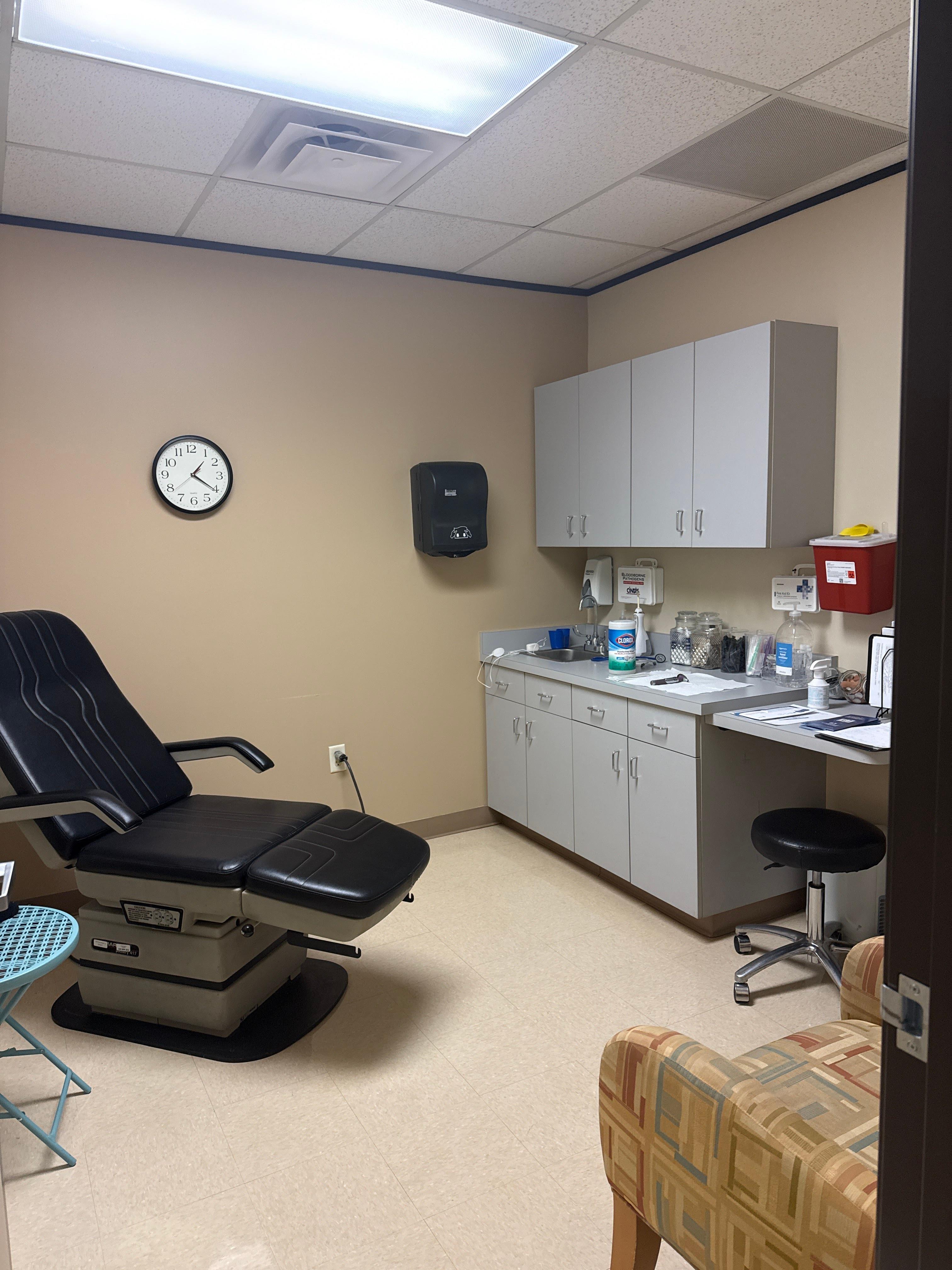 Roadrunner Elite Health Treatment Room
