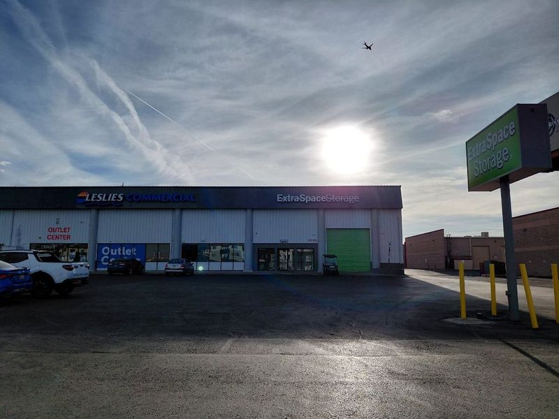 Images Extra Space Storage