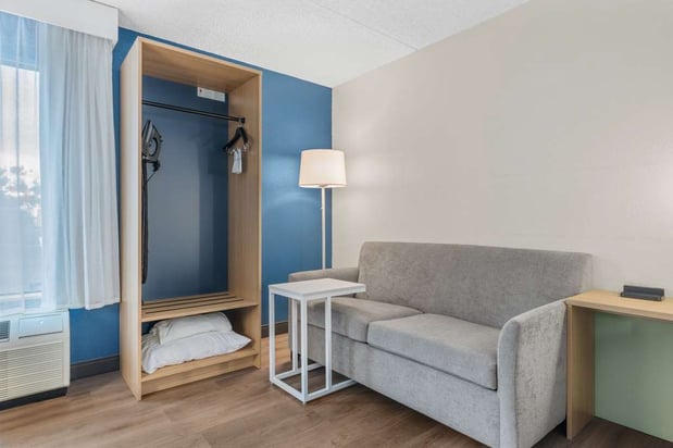Images Spark by Hilton Colorado Springs I 25 Central