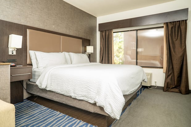 Images Holiday Inn Express & Suites Barstow-Outlet Center by IHG