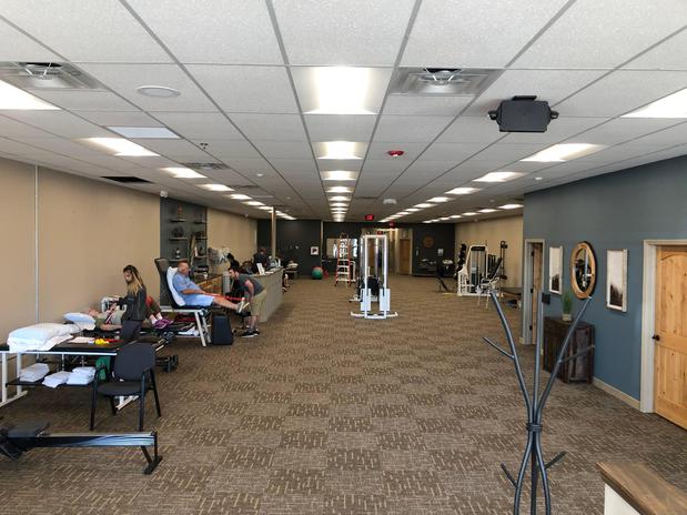 Images HealthQuest Physical Therapy - Rochester Hills
