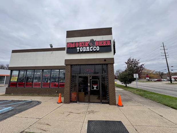Images CoinFlip Bitcoin ATM - Smokin' Bear Tobacco & Vape (Madison Heights)