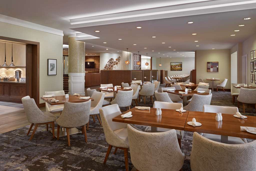 Best Western Parkway Hotel Toronto North à Richmond Hill: Crave Restaurant Serving Breakfast, Lunch & Dinner