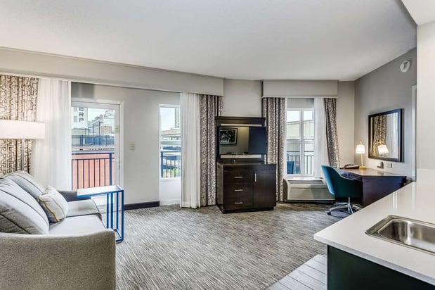 Images Hampton Inn & Suites Mobile- Downtown Historic District