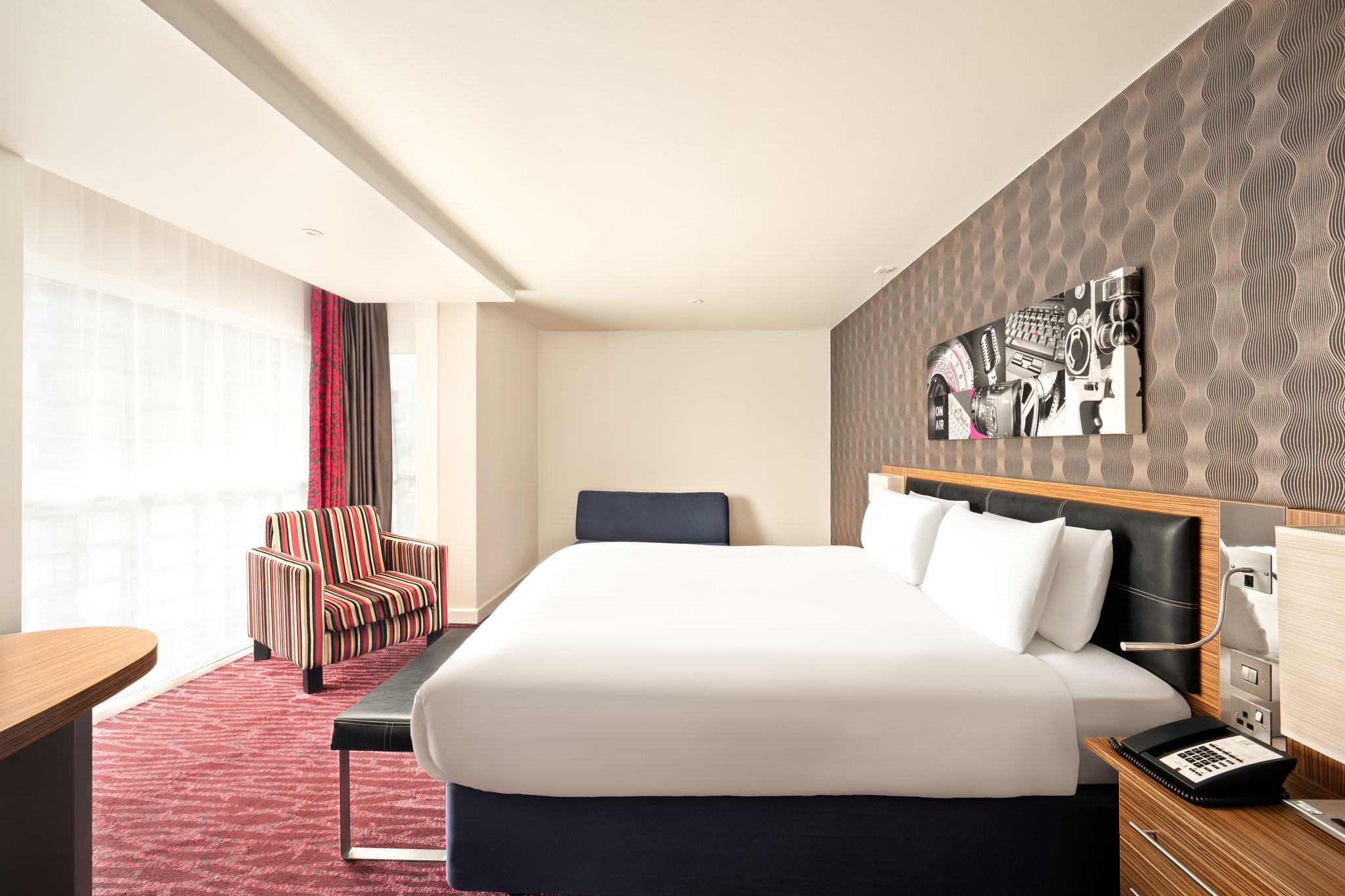 Images Holiday Inn Manchester - Mediacityuk by IHG