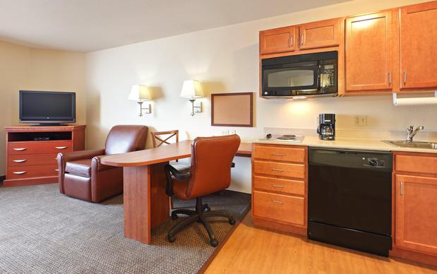 Images Candlewood Suites Fayetteville-Univ of Arkansas, an IHG Hotel