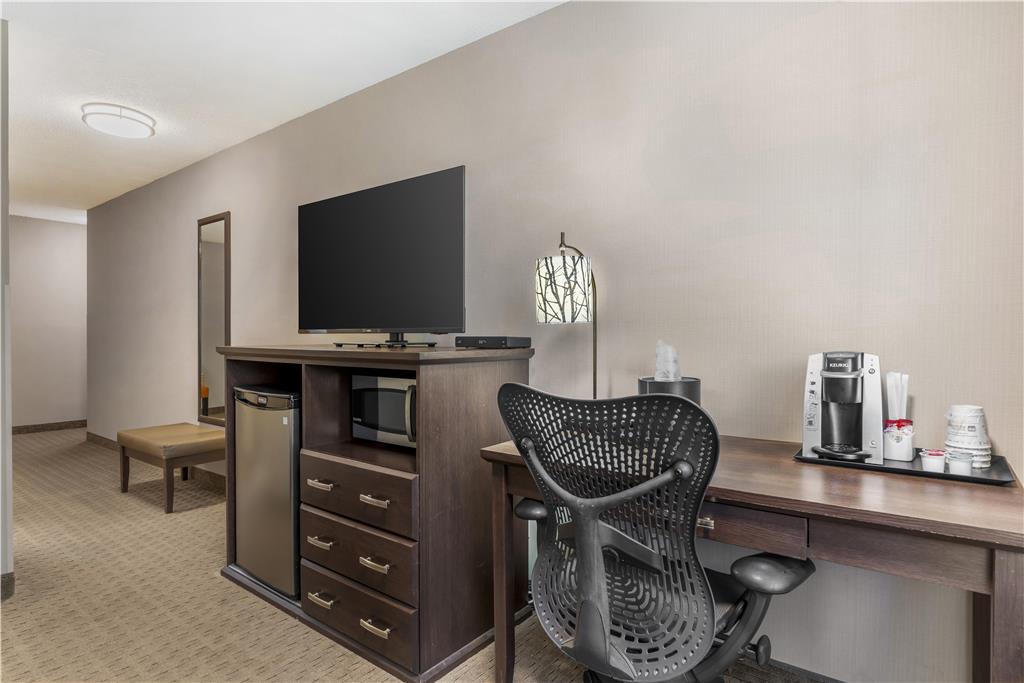 Images Best Western Plus Country Meadows Inn