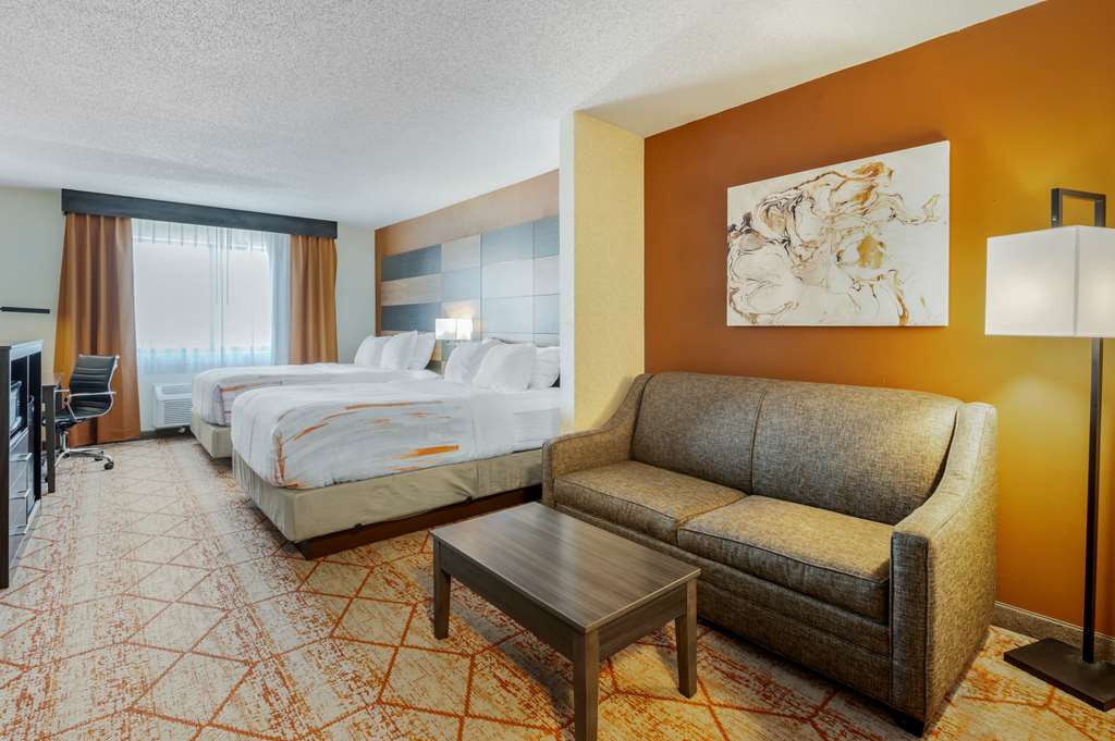 Double Queen Room (Sofabed)