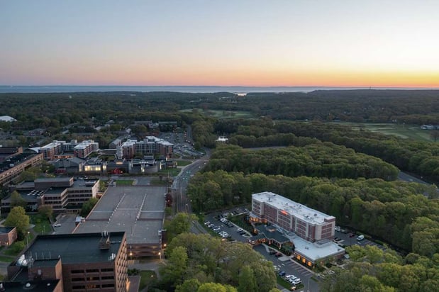 Images Hilton Garden Inn Stony Brook