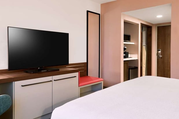 Images Hilton Garden Inn LAX Los Angeles Airport