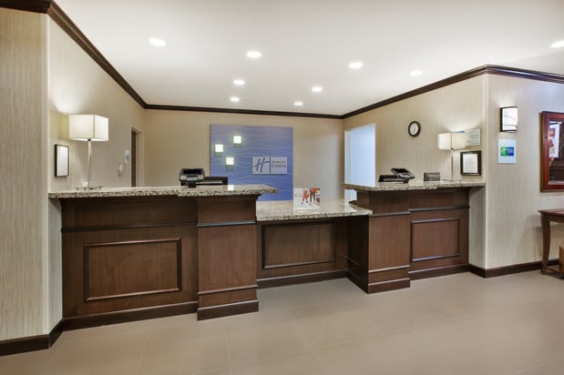 Images Holiday Inn Express & Suites Wheeling by IHG