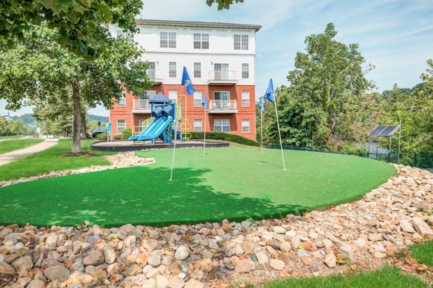 Images The Waterfront Apartments & Townhomes