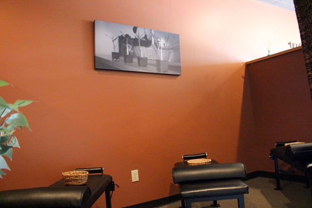 Images 100% Chiropractic - Buford