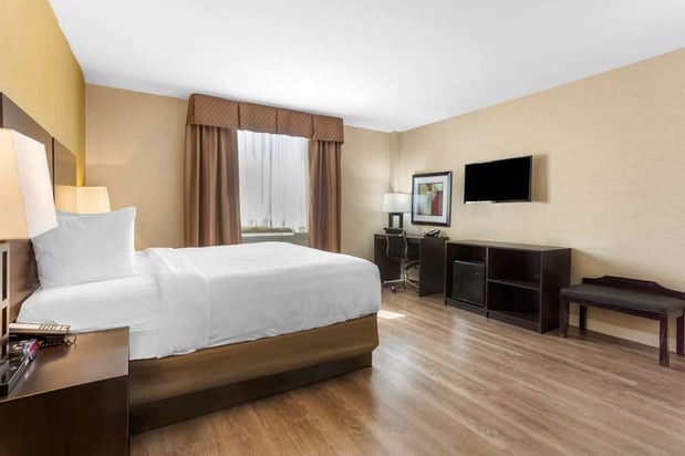 Images Best Western Plus Plaza Hotel