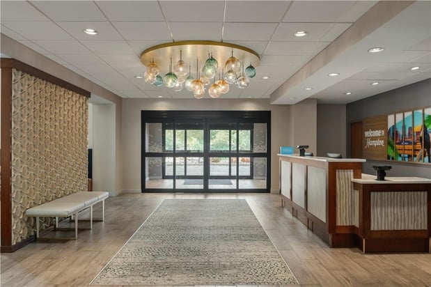 Images Hampton Inn & Suites Tampa Busch Gardens Area