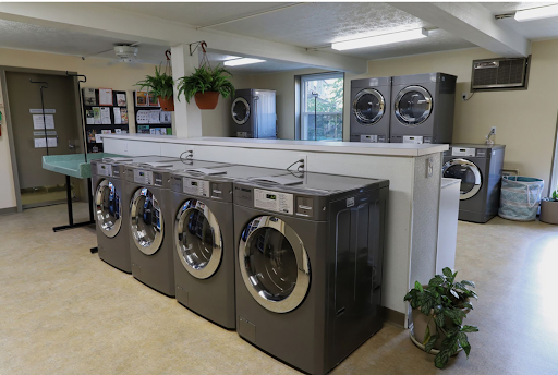 Images 200 West Apartments