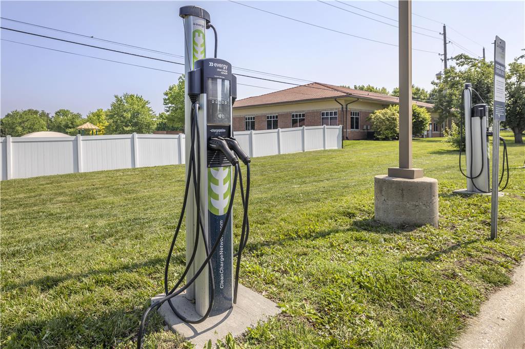 BW Plus Lees Summit EV