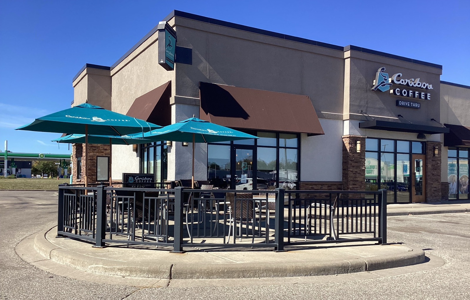 Storefront of the Caribou Coffee at 101 Oak Avenue in Menomonie