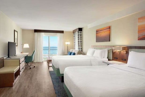 Images Hilton Garden Inn Carlsbad Beach
