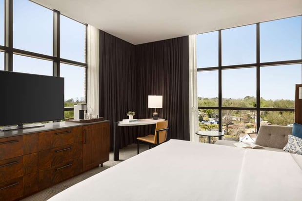 Images Valley Hotel Homewood Birmingham, Curio Collection by Hilton