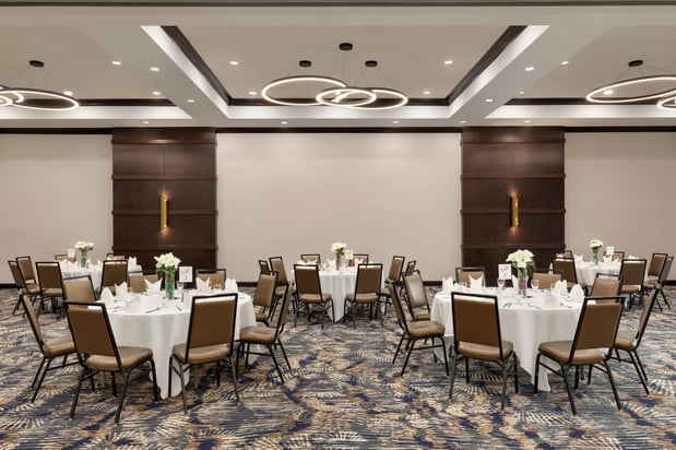 Images Holiday Inn Virginia Beach - Norfolk by IHG
