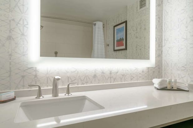 Images Embassy Suites by Hilton Alexandria Old Town