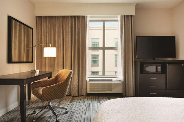 Images Hampton Inn & Suites Roanoke-Downtown