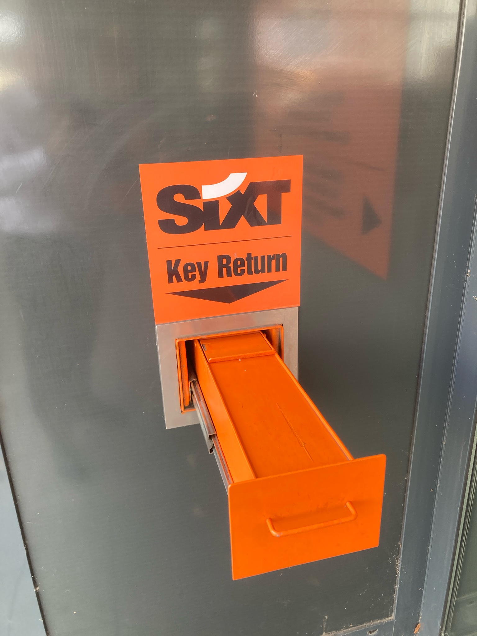 SIXT Auto- und Transportervermietung Essen Limbecker Platz, Ostfeldstr. 9 in Essen