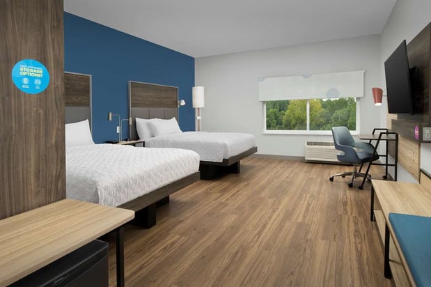 Images Tru by Hilton Charlotte Airport Lake Pointe