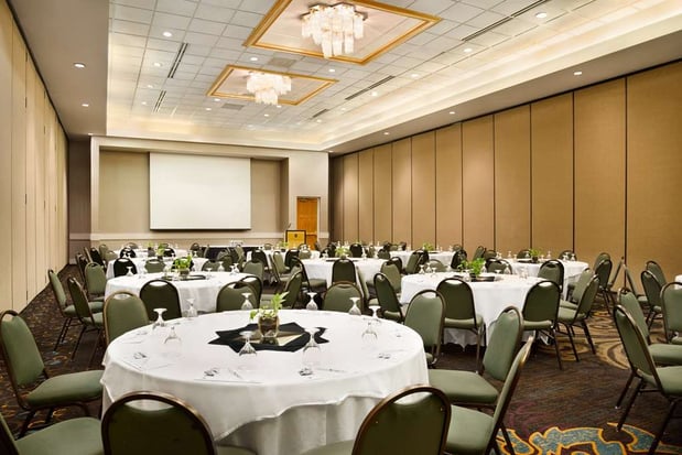 Images Embassy Suites by Hilton Greensboro Airport
