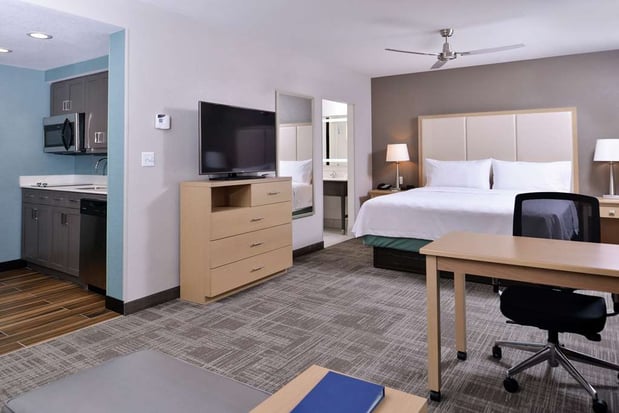 Images Homewood Suites by Hilton Des Moines Airport