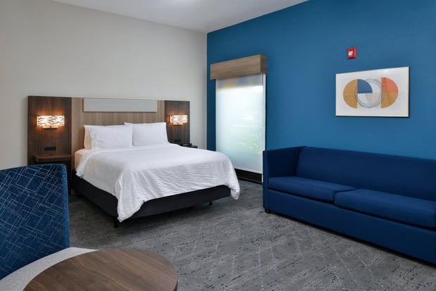 Images Holiday Inn Express Lewisburg/New Columbia by IHG