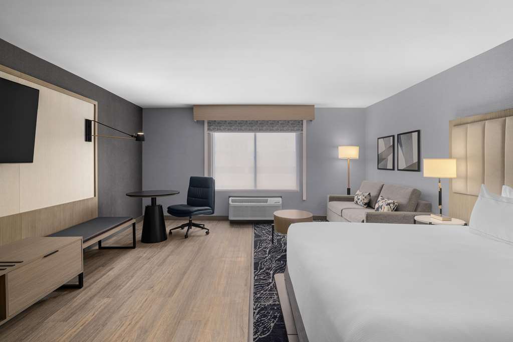Guest room