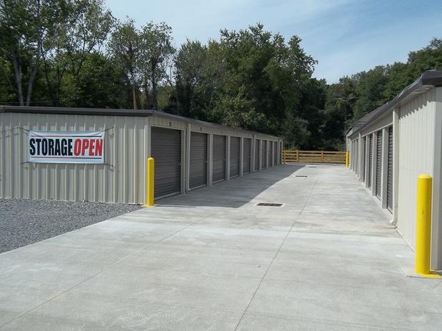Images Storage Red (Mount Vernon-South)