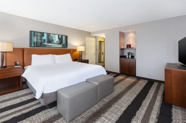 Images Crowne Plaza Dulles Airport by IHG