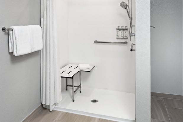 Images Holiday Inn Express Cleveland Airport - Brook Park by IHG