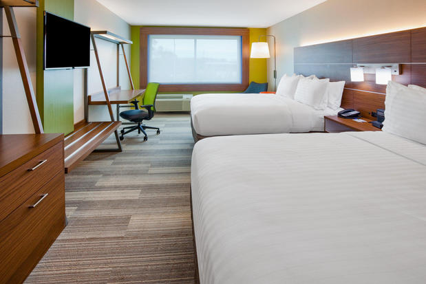 Images Holiday Inn Express & Suites Des Moines Downtown, an IHG Hotel