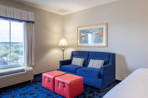 Images Hampton Inn & Suites Jacksonville Deerwood Park